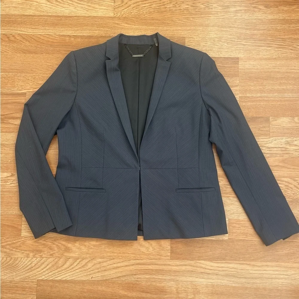 Elie Tahari Laurel Jacket Blazer Pinstripe Navy Multi Wool Blend Size 14 - Picture 2 of 9